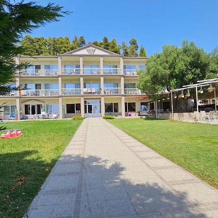 Crown Hotel Неа-Скіоні Екстер'єр фото